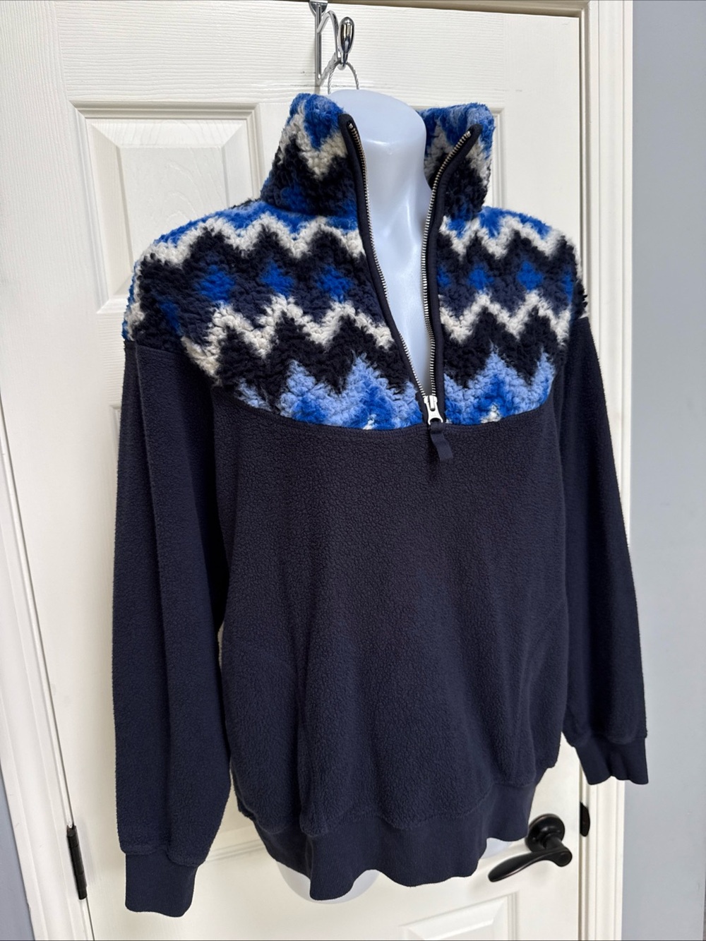 AERIE Women Hometown Holiday 1/4 Zip Sweatshirt Fuzzy Fleece Chevron Aztec sz XS